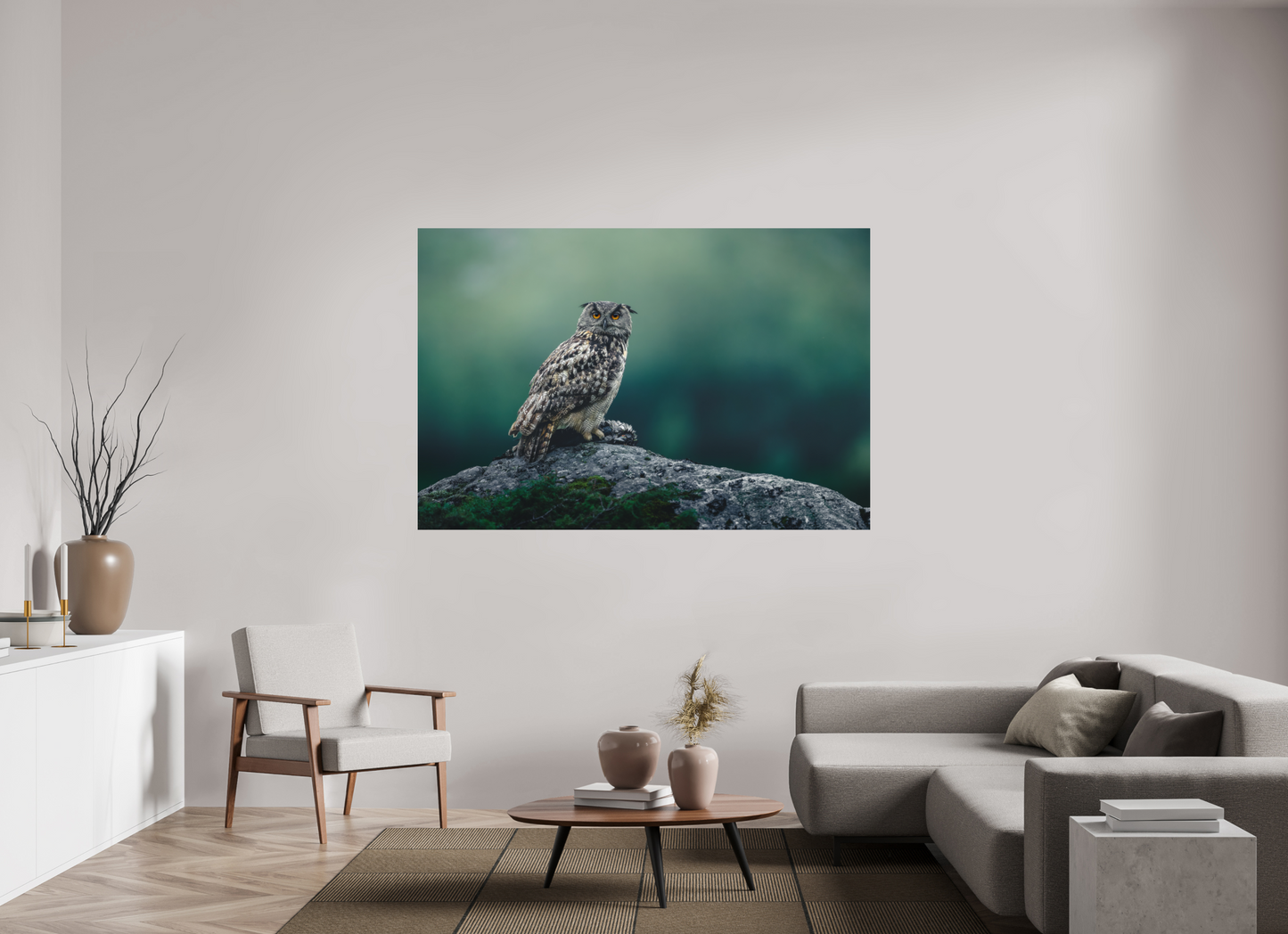 Eagle owl with its prey
